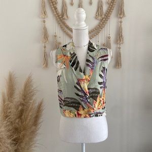 Guess Juni sleeveless surplus shirt cropped utility blouse tropical vacation M